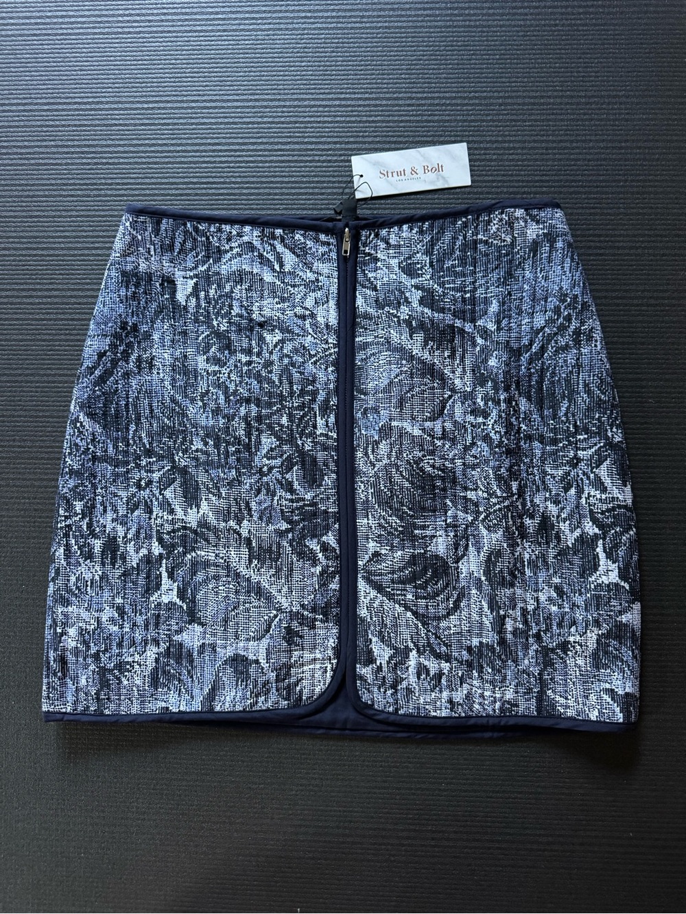 Strut and Bolt Navy Floral Mini Skirt, M, NWT